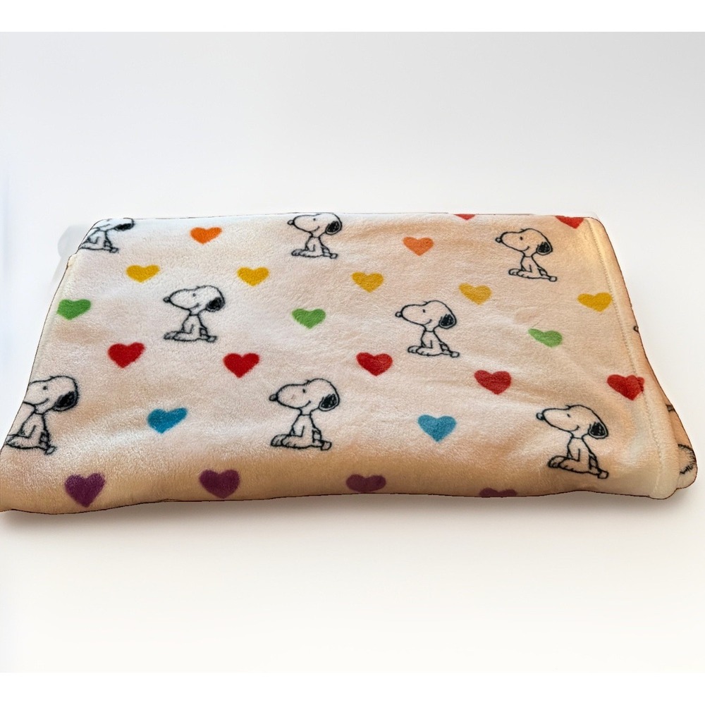 Berkshire Blankets Peanuts Snoopy Valentines White Multi Heart Blanket 69"x56"